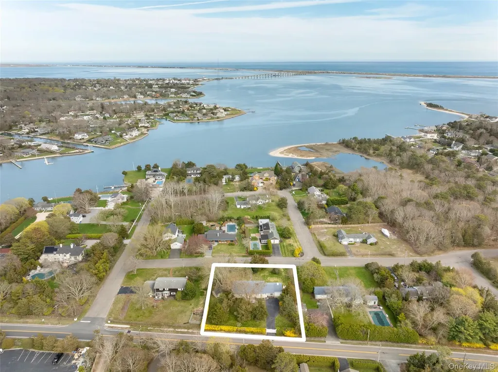 4 Hampton Harbor Lane Hampton Bays NY 11946