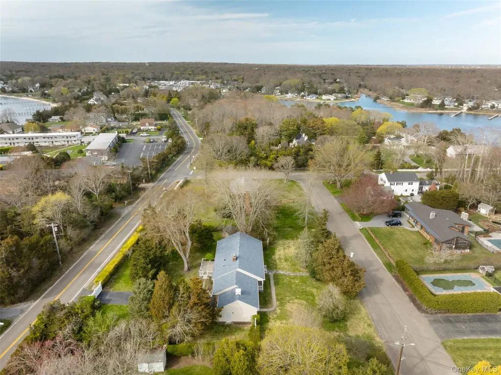 4 Hampton Harbor Lane Hampton Bays NY 11946