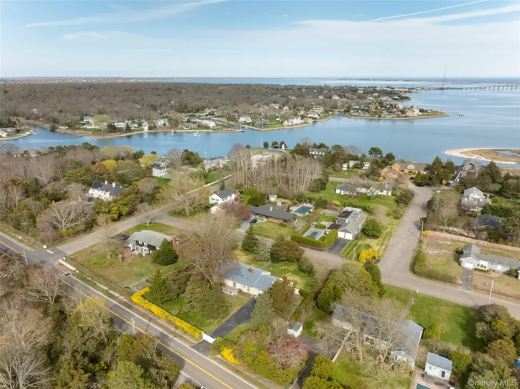 4 Hampton Harbor Lane Hampton Bays NY 11946