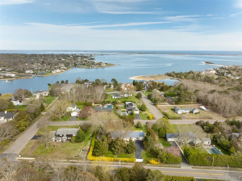 4 Hampton Harbor Lane Hampton Bays NY 11946
