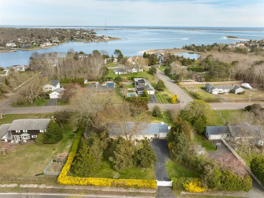 4 Hampton Harbor Lane Hampton Bays NY 11946