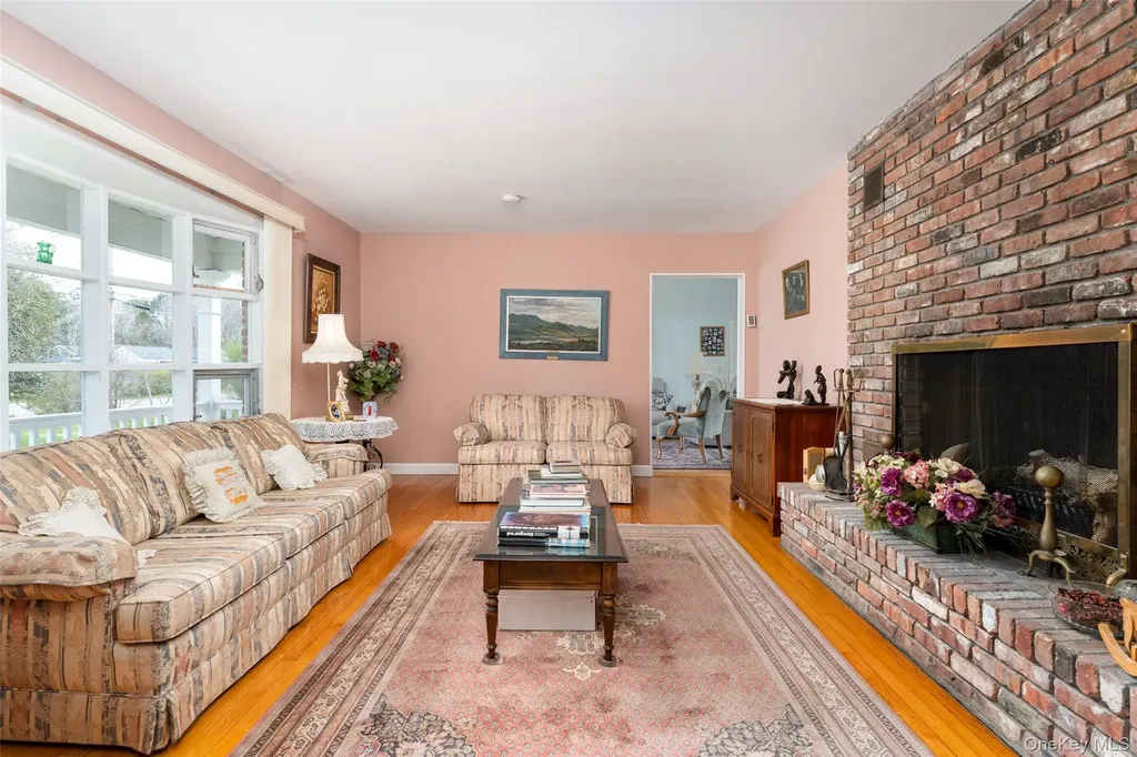 4 Hampton Harbor Lane Hampton Bays NY 11946