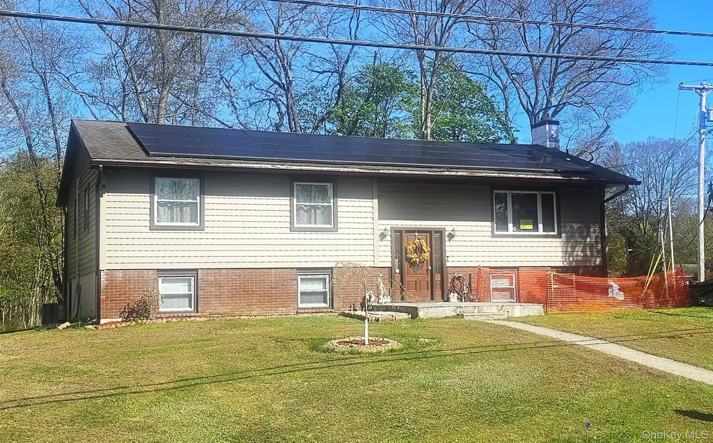 2 Lawrence Road Hyde Park NY 12538