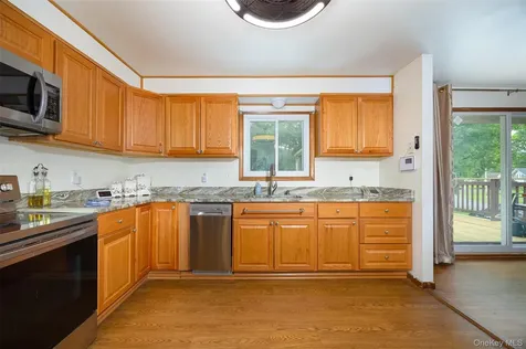 2 Lawrence Road Hyde Park NY 12538