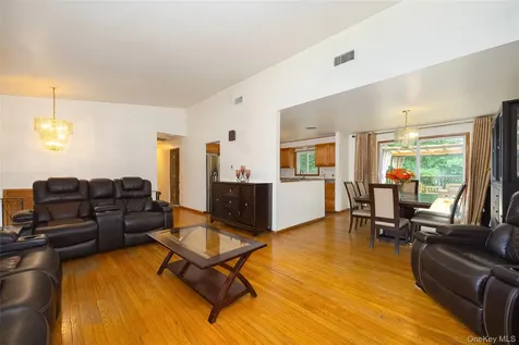2 Lawrence Road Hyde Park NY 12538