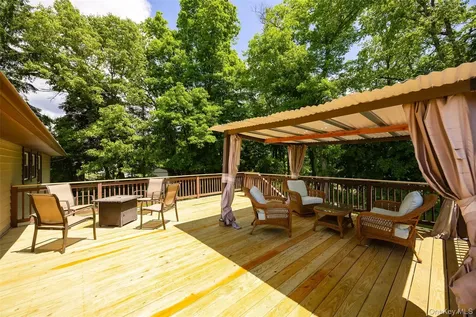 2 Lawrence Road Hyde Park NY 12538