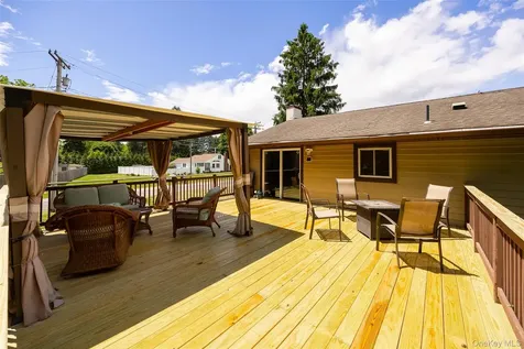 2 Lawrence Road Hyde Park NY 12538