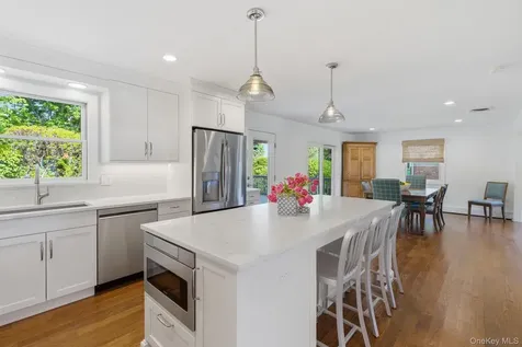 1 Seawanhaka Place Oyster Bay NY 11771