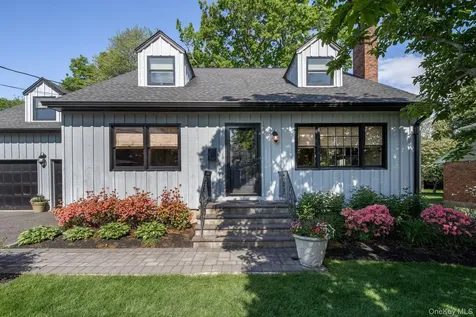 1 Seawanhaka Place Oyster Bay NY 11771