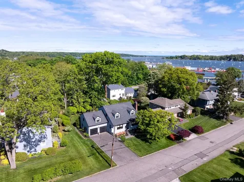 1 Seawanhaka Place Oyster Bay NY 11771