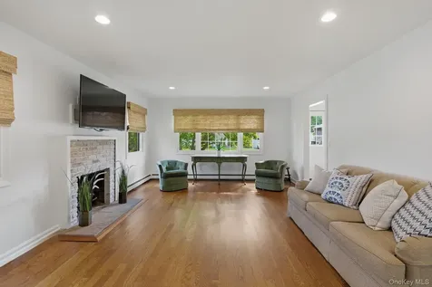 1 Seawanhaka Place Oyster Bay NY 11771