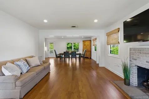 1 Seawanhaka Place Oyster Bay NY 11771