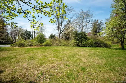 104 Westlake Drive Valhalla NY 10595