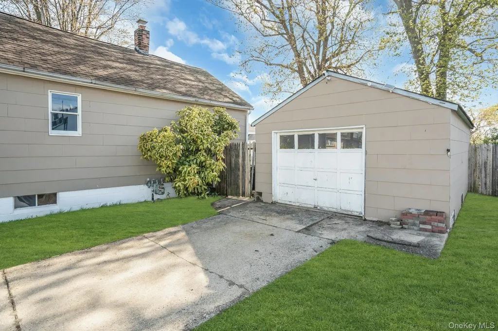 111 S 4th Street Lindenhurst NY 11757