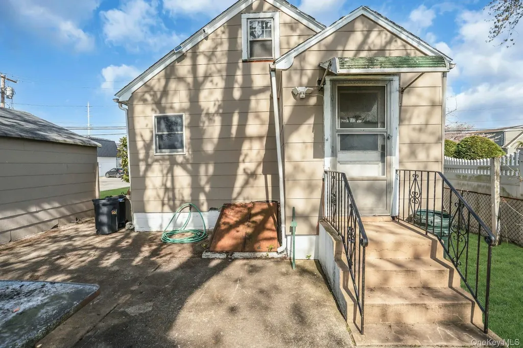 111 S 4th Street Lindenhurst NY 11757
