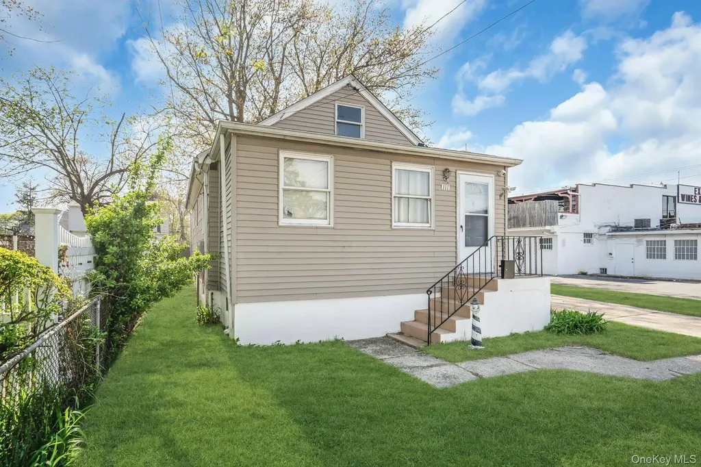 111 S 4th Street Lindenhurst NY 11757