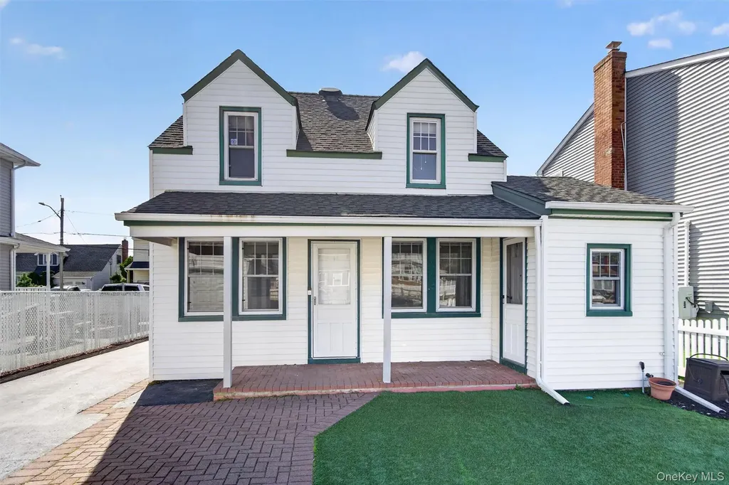 69 Forest Avenue Massapequa NY 11758