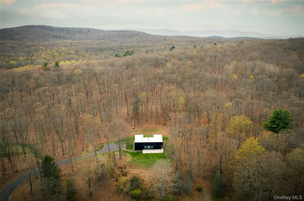 279 Tompkins Road Ancram NY 12502