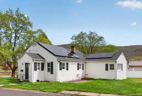 14 Roslyn Street Ellenville NY 12428