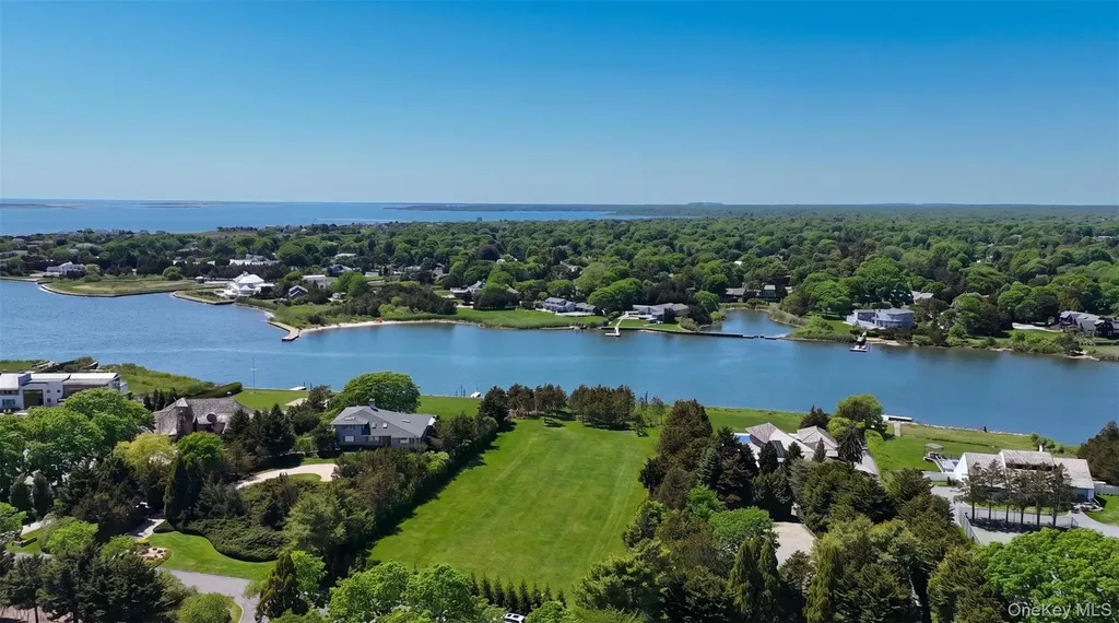 11 Pine Tree Lane Westhampton NY 11977