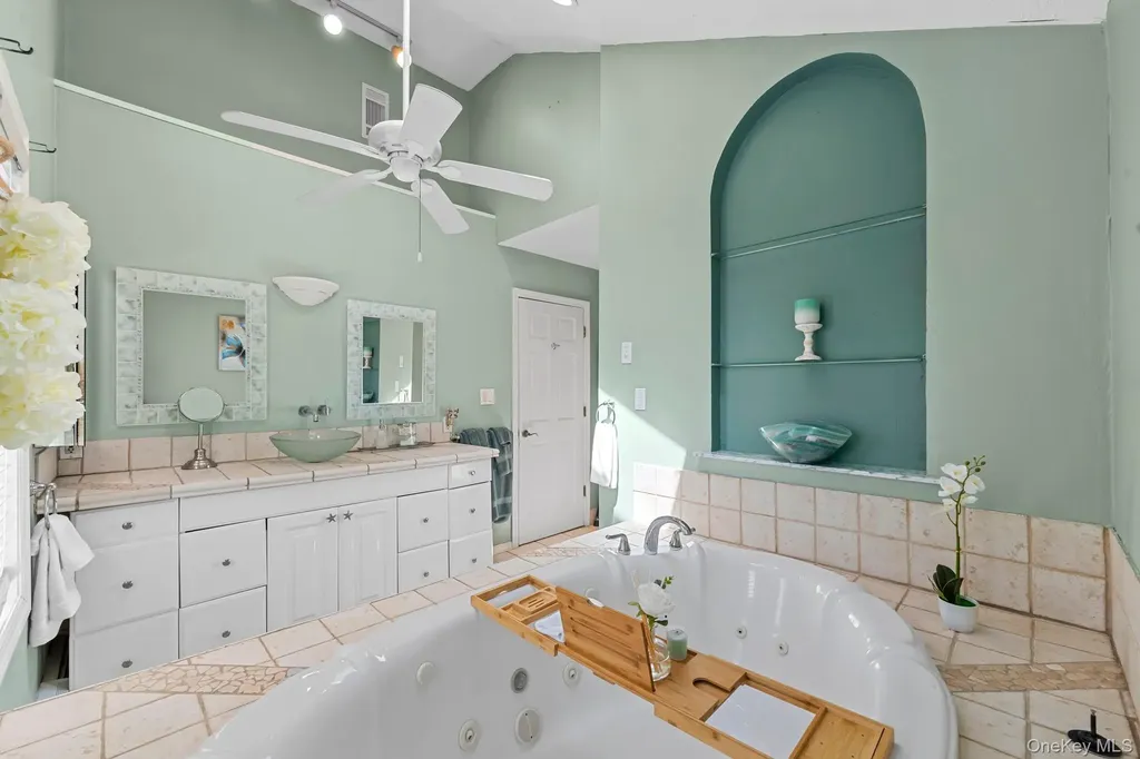 24 Gabon Lane Coram NY 11727