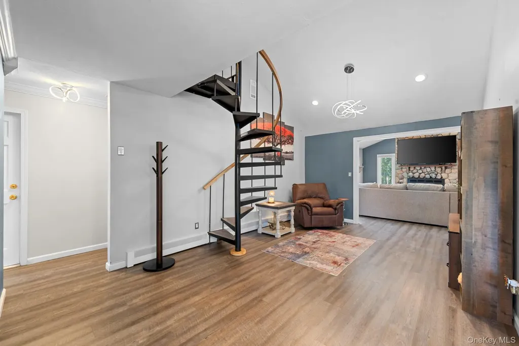 24 Gabon Lane Coram NY 11727