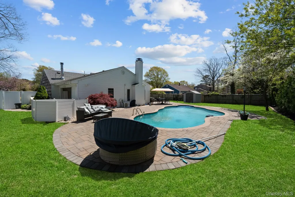 24 Gabon Lane Coram NY 11727