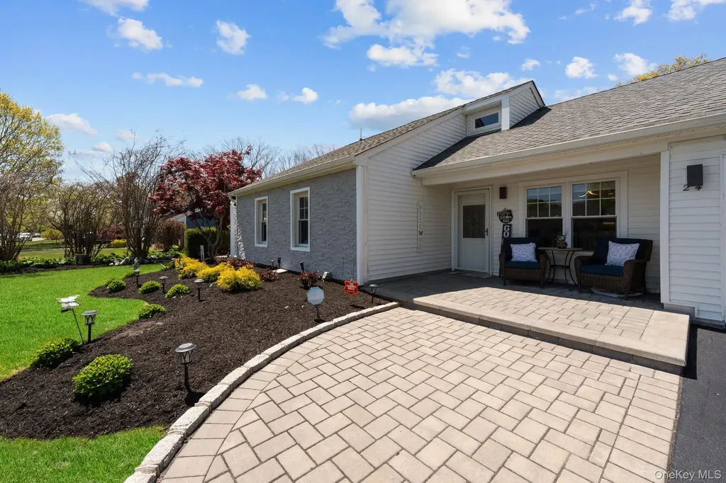 24 Gabon Lane Coram NY 11727