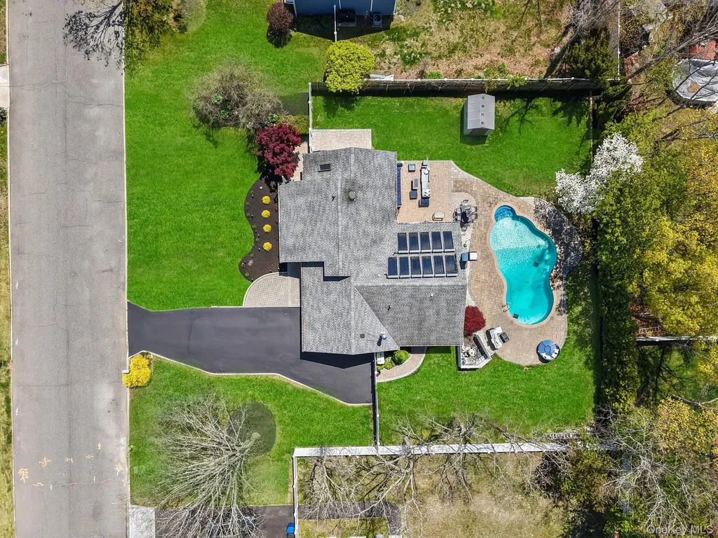 24 Gabon Lane Coram NY 11727