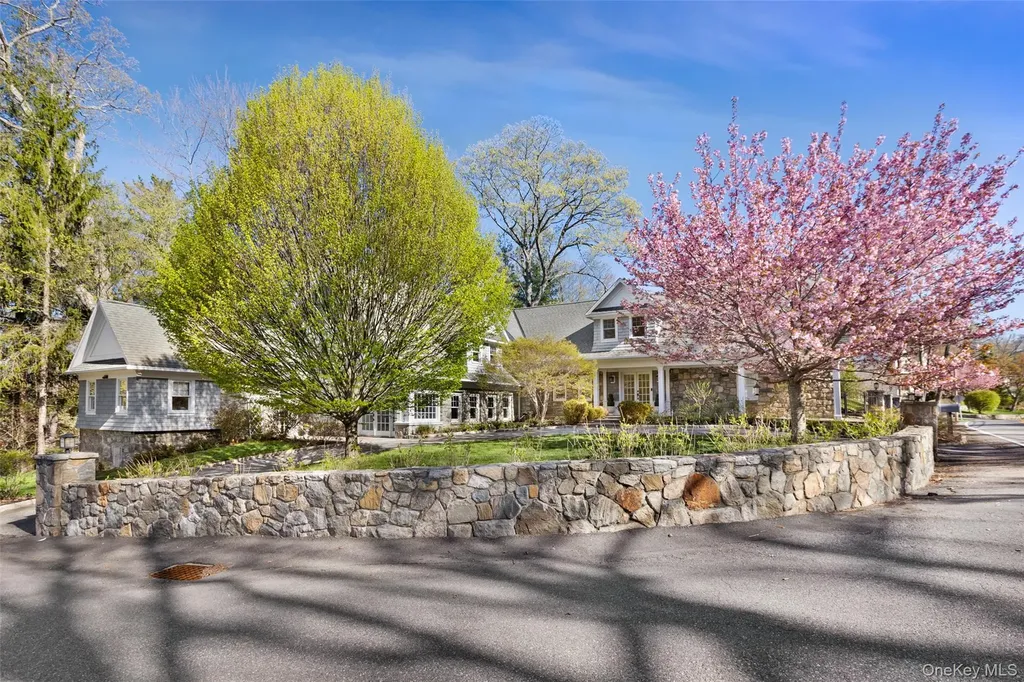 351 W Lake Boulevard Carmel NY 10541