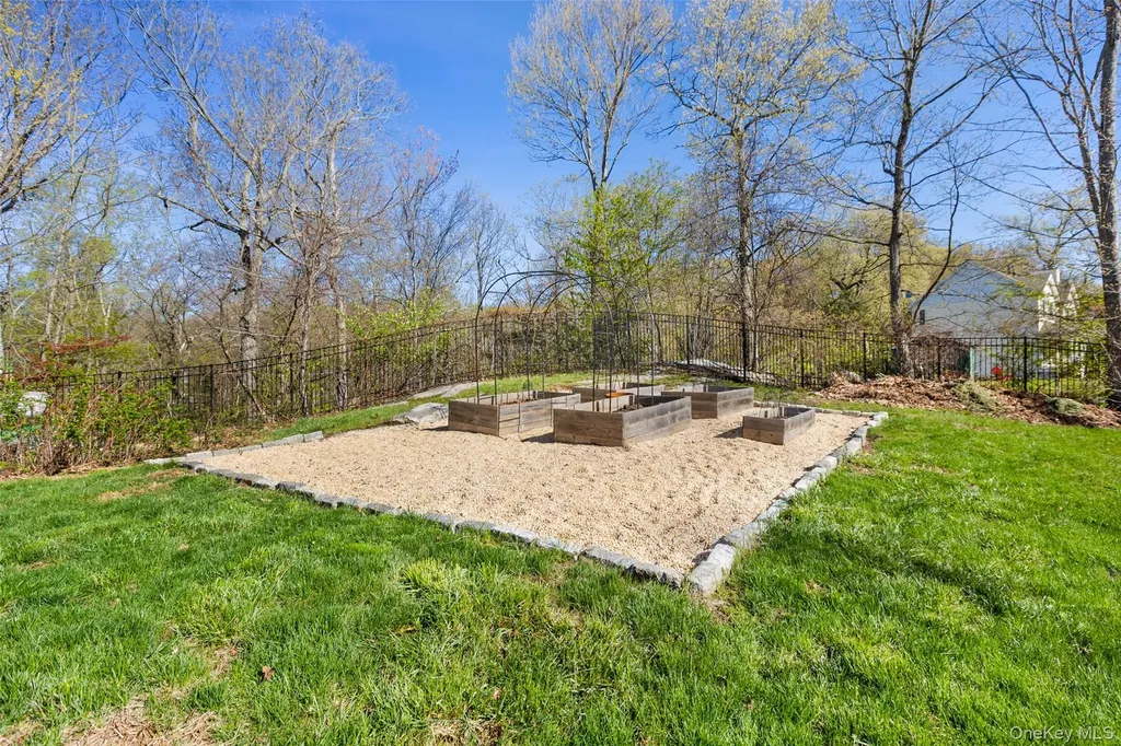 351 W Lake Boulevard Carmel NY 10541