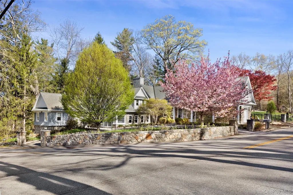 351 W Lake Boulevard Carmel NY 10541