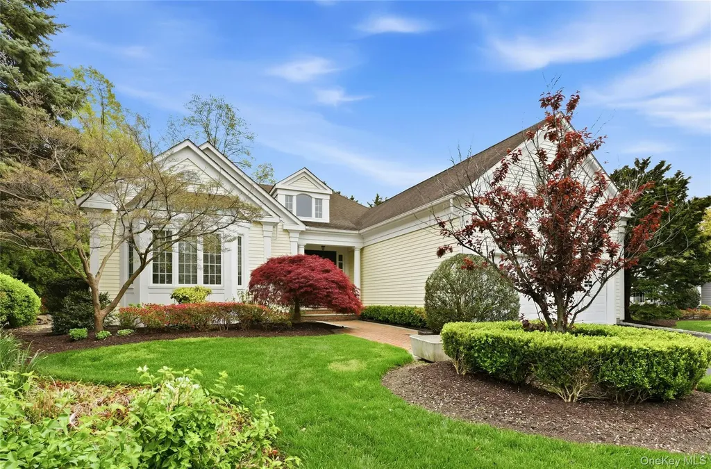 41 Evergreen Circle Manhasset NY 11030