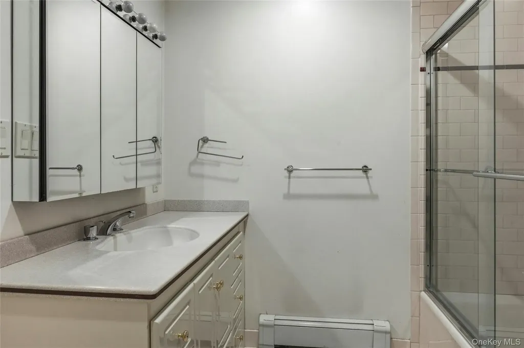 41 Evergreen Circle Manhasset NY 11030