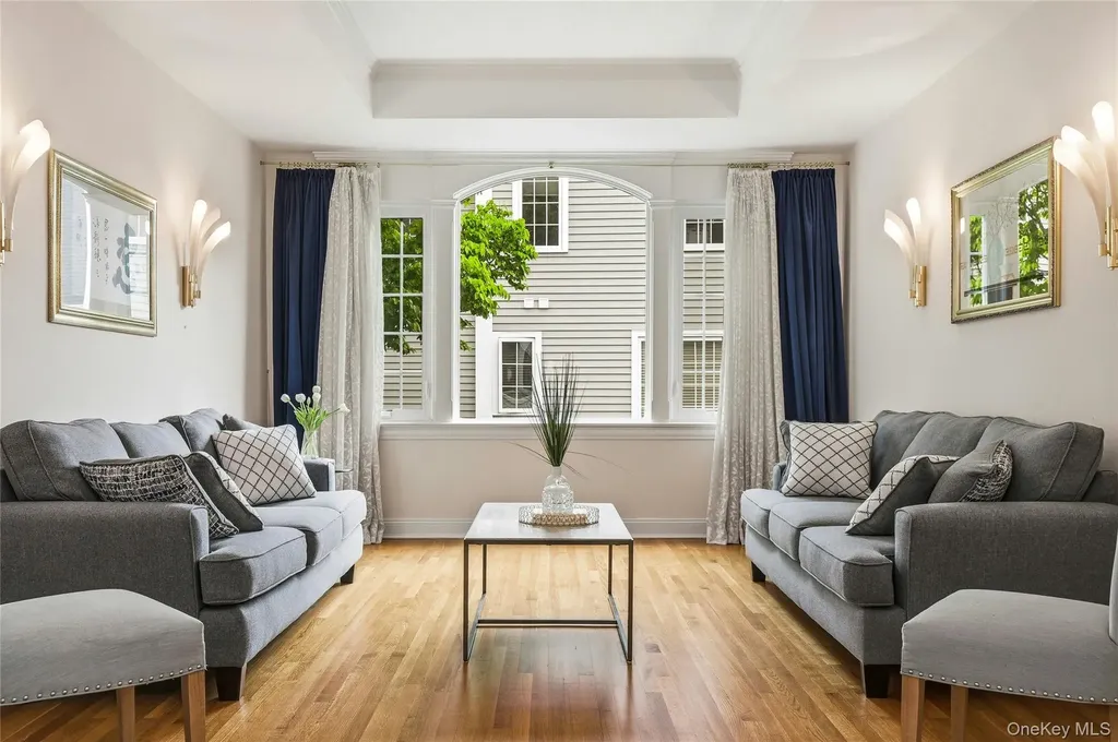 41 Evergreen Circle Manhasset NY 11030