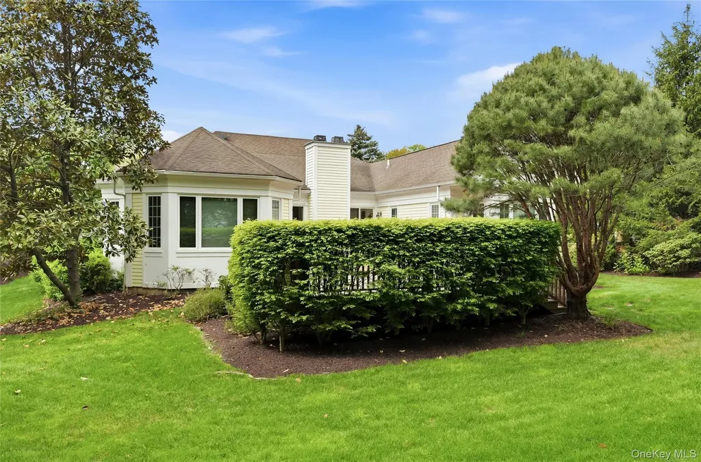 41 Evergreen Circle Manhasset NY 11030
