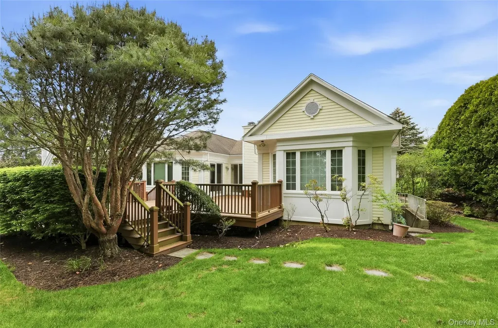 41 Evergreen Circle Manhasset NY 11030