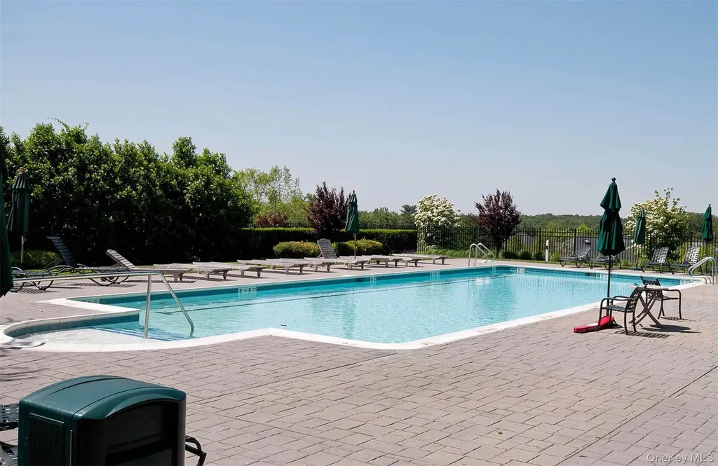 41 Evergreen Circle Manhasset NY 11030