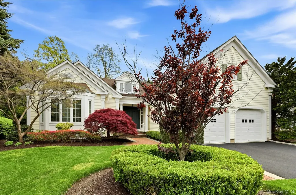 41 Evergreen Circle Manhasset NY 11030