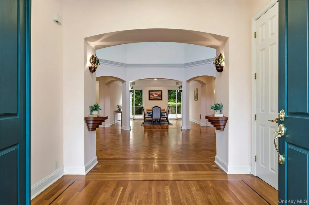 41 Evergreen Circle Manhasset NY 11030