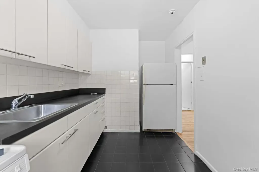 7632 Springfield Boulevard Oakland Gardens NY 11364
