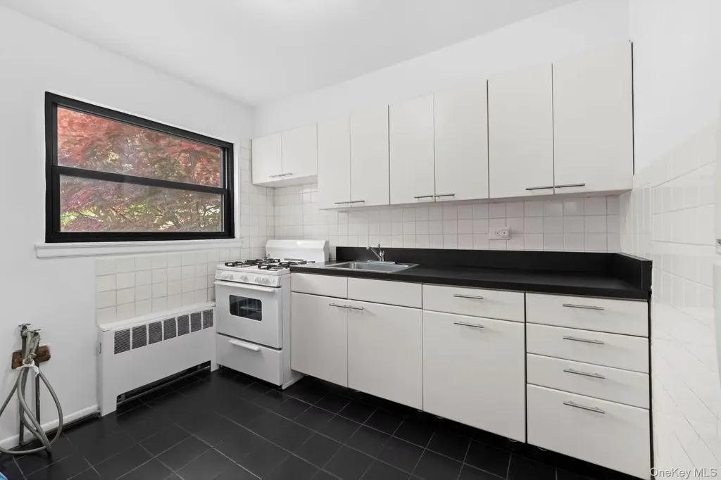 7632 Springfield Boulevard Oakland Gardens NY 11364