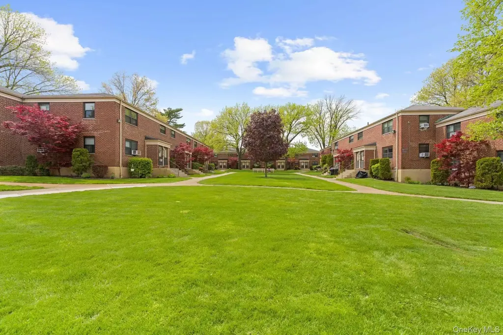 7632 Springfield Boulevard Oakland Gardens NY 11364