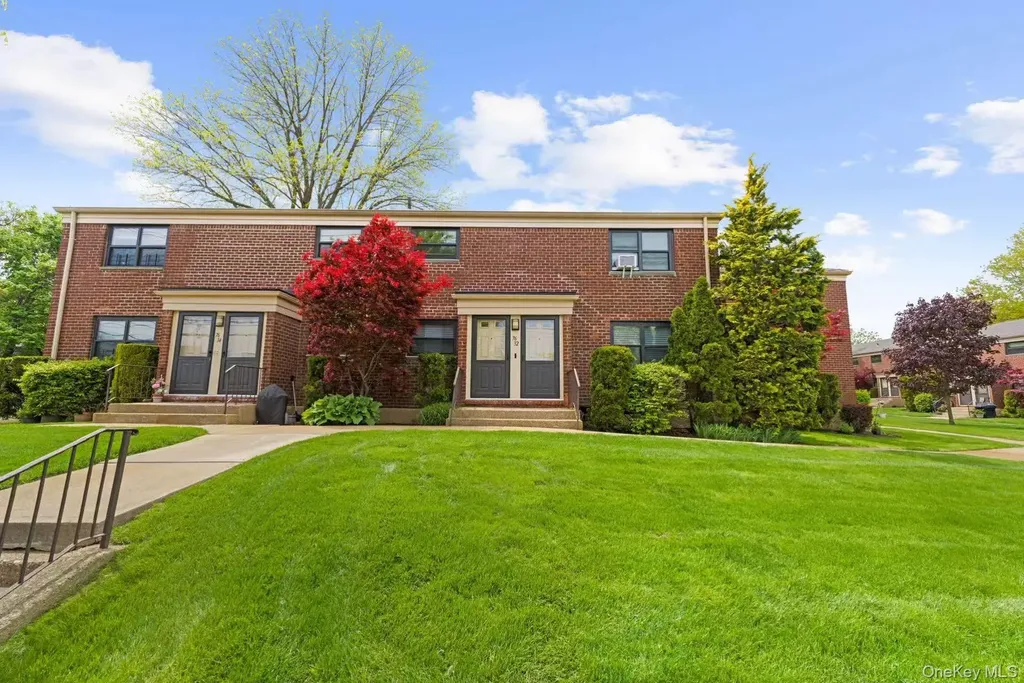 7632 Springfield Boulevard Oakland Gardens NY 11364