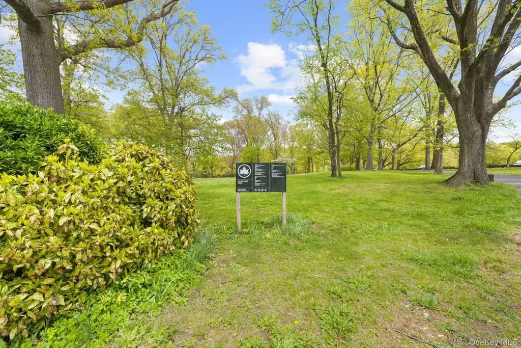 7632 Springfield Boulevard Oakland Gardens NY 11364