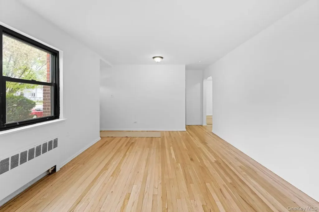 7632 Springfield Boulevard Oakland Gardens NY 11364