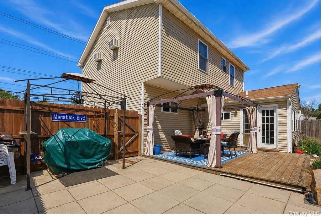1433 Manatuck Boulevard Bay Shore NY 11706