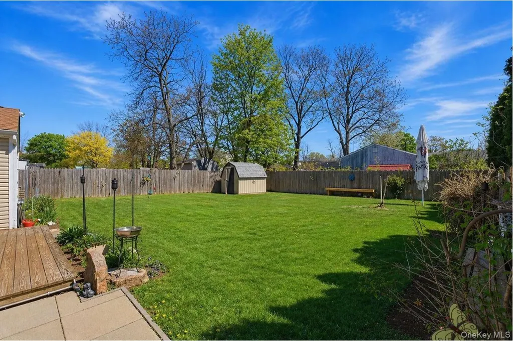 1433 Manatuck Boulevard Bay Shore NY 11706