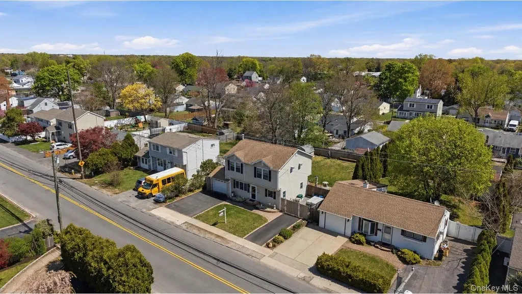1433 Manatuck Boulevard Bay Shore NY 11706