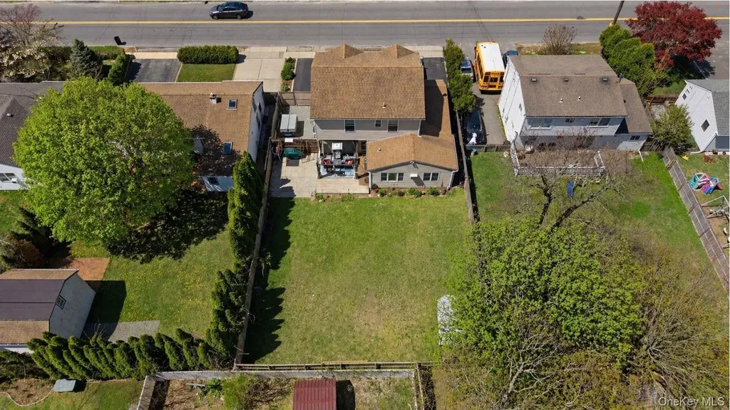 1433 Manatuck Boulevard Bay Shore NY 11706